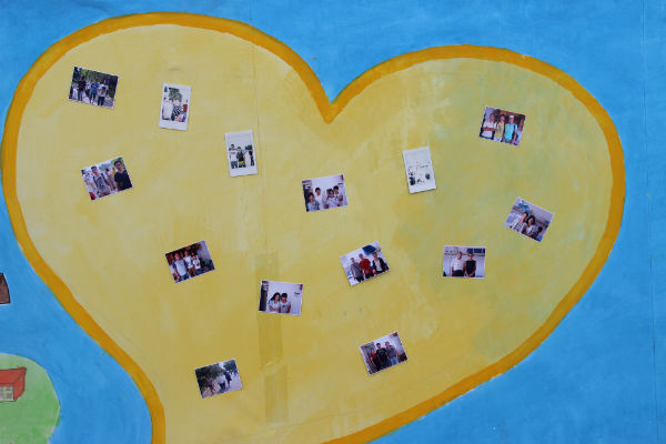 把回忆挂在墙上，让温暖留在身边