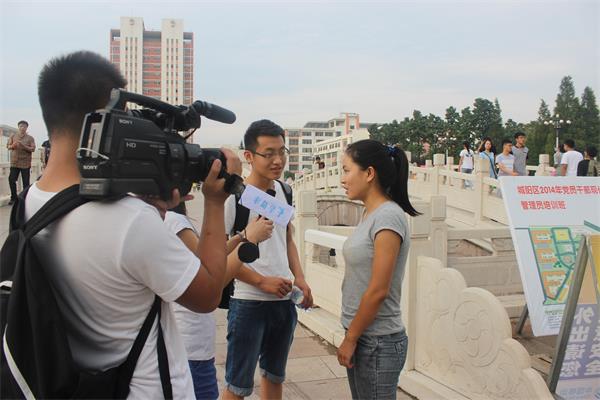 声声皆是乡音语，句句尽显思乡情